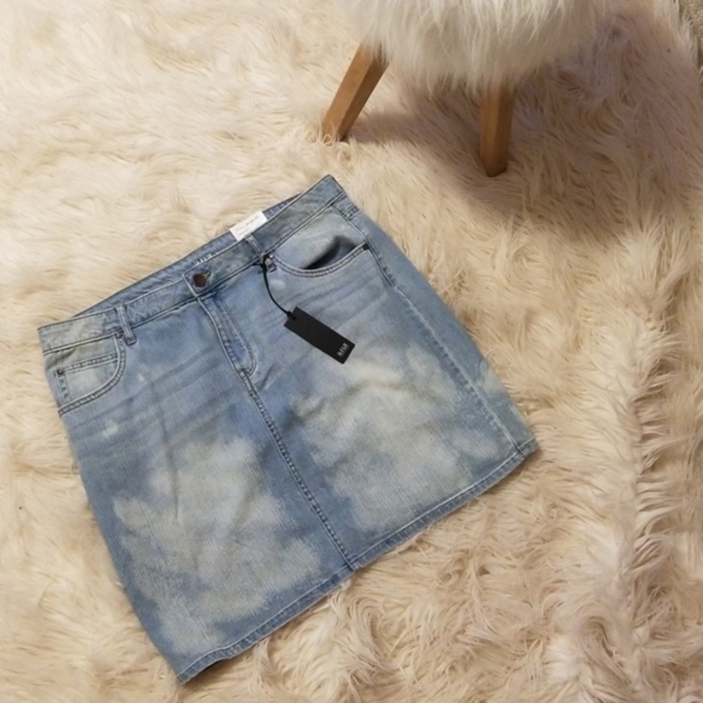 A.N.A. WOMENS 14/31 wash denim skirt